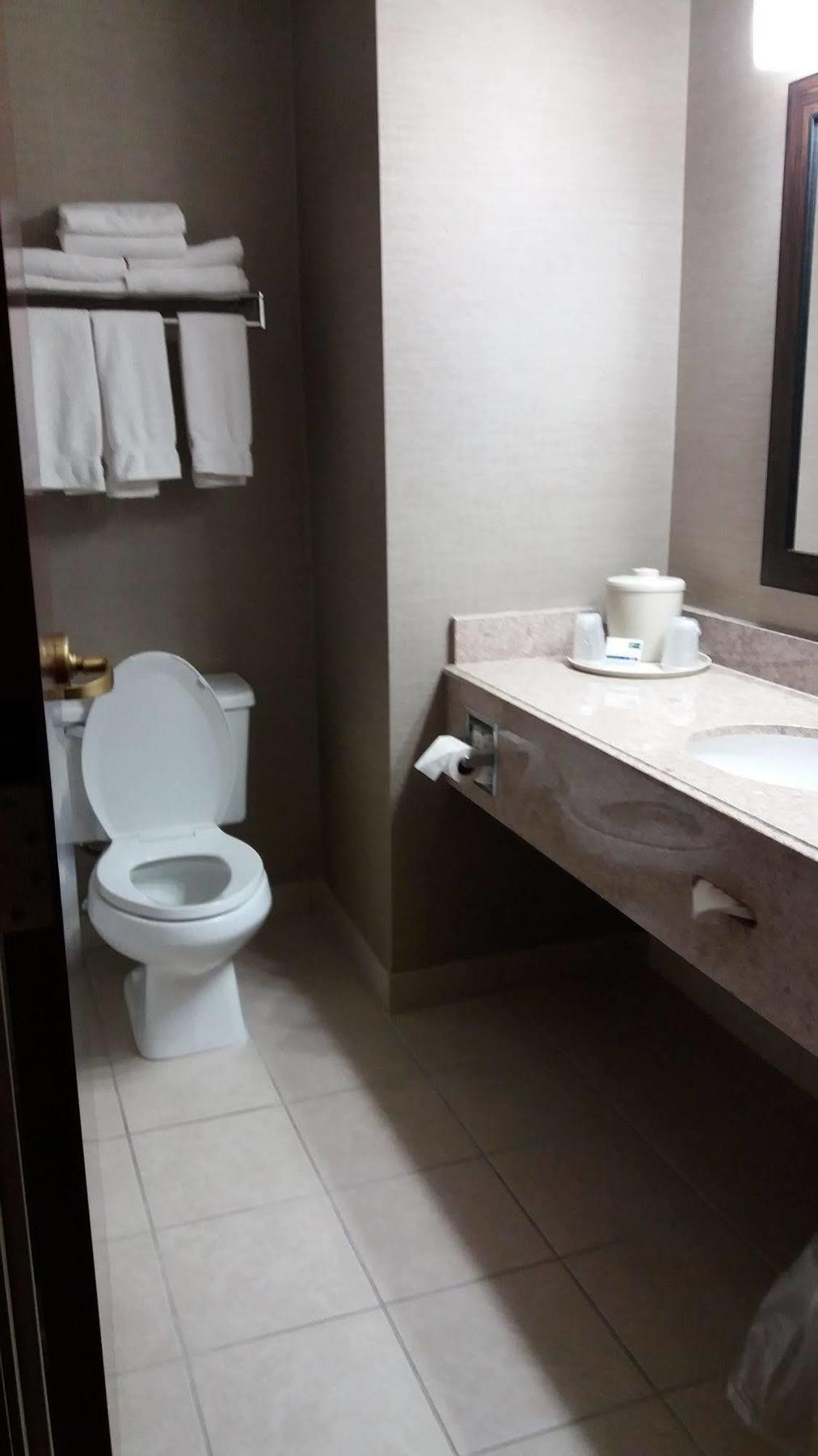 Express & By Ihg Hotel 2*