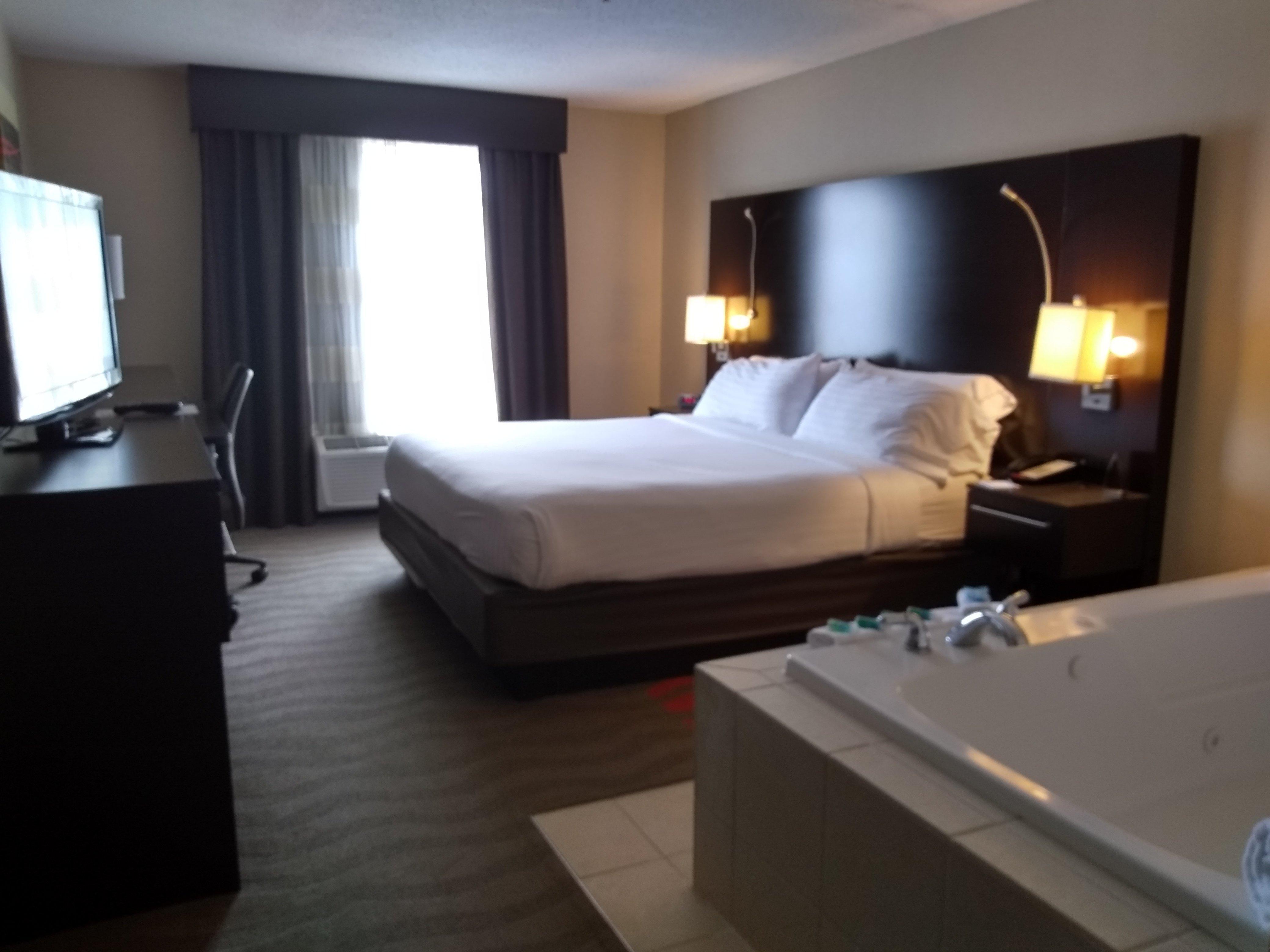 Holiday Express & By Ihg 2*